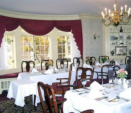 Montague Inn Saginaw Restoran foto