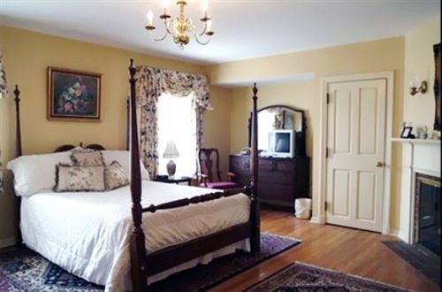 Montague Inn Saginaw Bagian luar foto