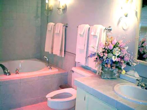 Montague Inn Saginaw Bagian luar foto